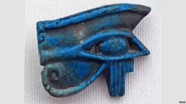 పురాతన ఈజిప్టులో మరణం తర్వాత కూడా రక్షణ కోసం ఫారోలతో గుర్రపు కన్నును ఖననం చేసేవారు