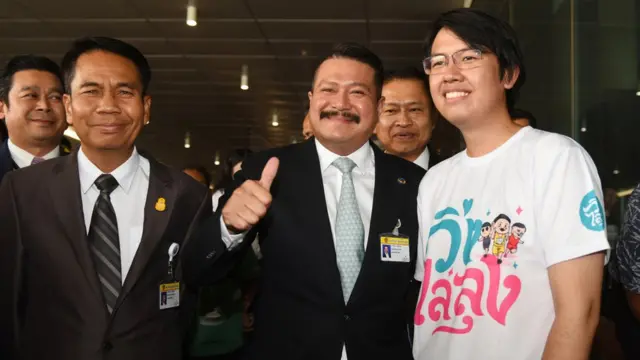 วิ่งไล่ลุง