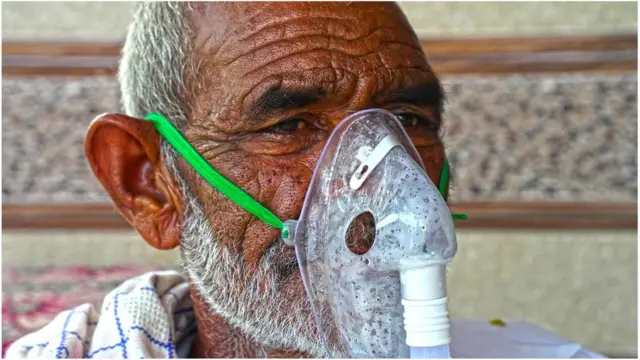 ડેલ્ટાક્રૉનનો સૌપ્રથમ કેસ ફ્રાન્સમાં જાન્યુઆરી-2022માં નોંધાયો હતો અને તેની પુષ્ટિ કરવામાં આવી છે