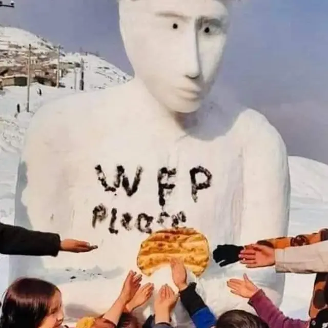 راههای مواصلاتی بسیاری از مناطق دور دست افغانستان در فصل زمستان به علت برفباری مسدود میشود