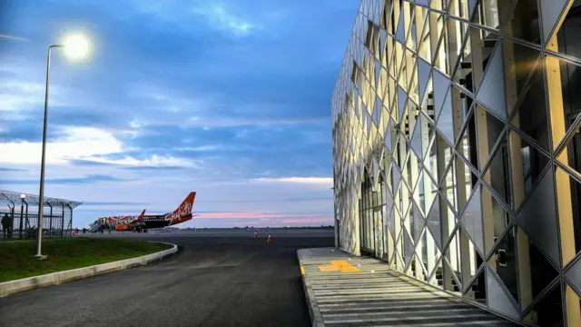 Международный аэропорт "Запорожье"