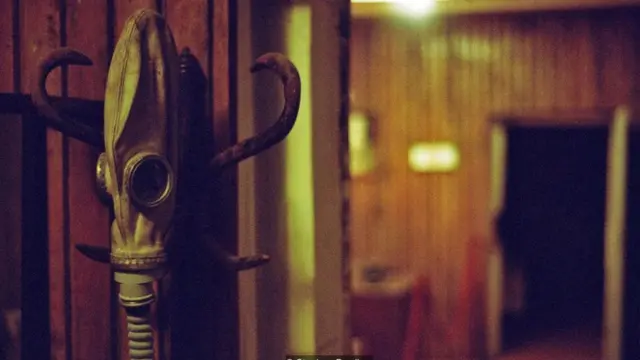 شيدت المنشأة الواسعة على أعماق مختلفة تحت الأرض وبنيت في سرية تامة