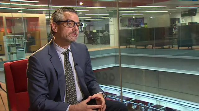 مایکل هال، رئیس شرکت سازنده فیلترشکن سایفون