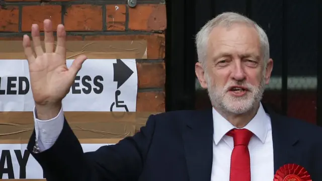 টেরেজা মের পদত্যাগ দাবি করেছেন লেবার নেতা জেরেমি করবিন