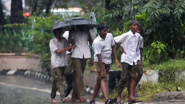 பள்ளி மாணவர்கள்