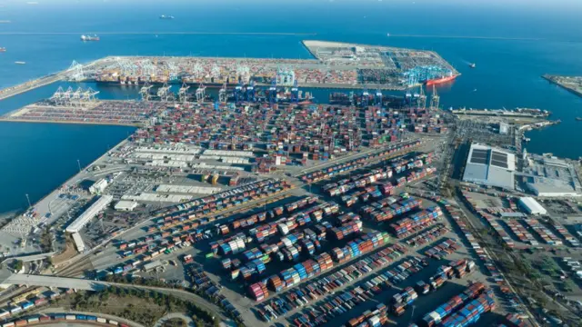 Puerto de Los Ángeles el 15 de abril de 2022.