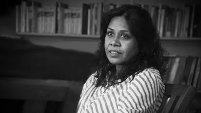 'සිංහලෙන් කියන්න. ප්රශ්නේ විසඳලා දෙන්නම්'