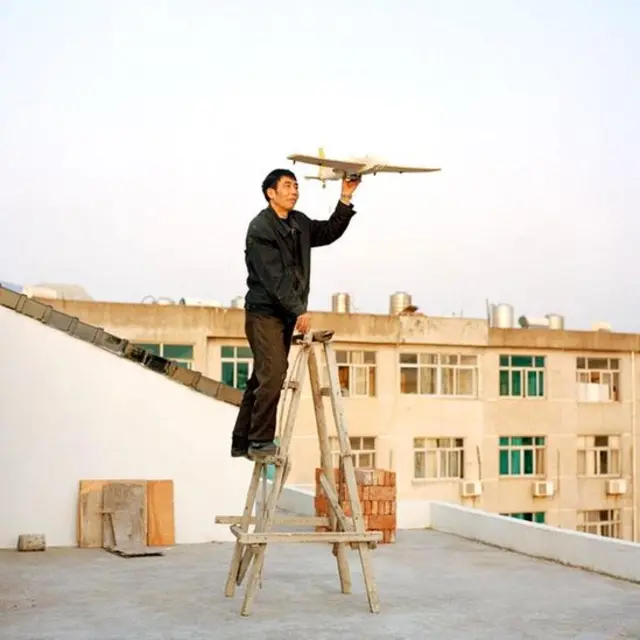 "Самолеты подобны птицам; приделайте к фюзеляжу крыло, установите двигатель - и можно лететь"