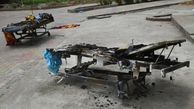 обгоревшие койки