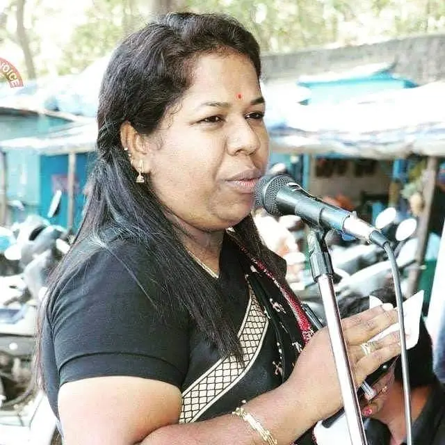 காயத்ரி ஸ்ரீகாந்த்