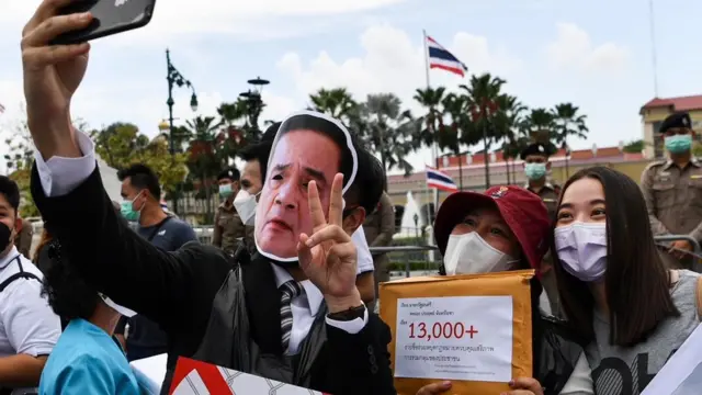 คัดค้านร่างพระราชบัญญัติเอ็นจีโอ