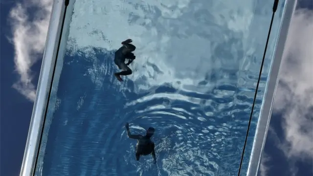 Piscina flotante