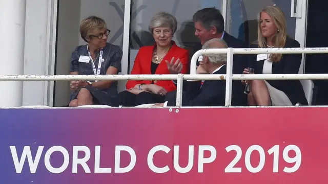 ماي في مباراة كريكيت