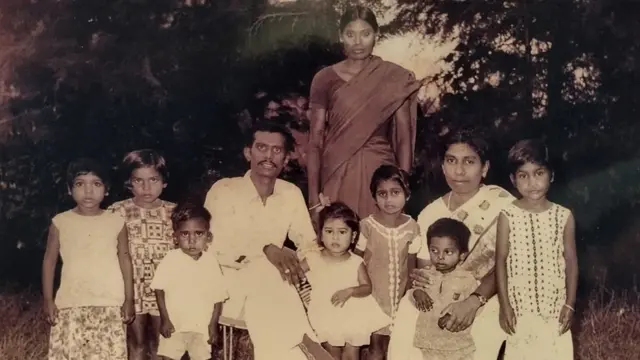 ஆதரவற்றோர் இல்லத்தில் எடுக்கப்பட்ட ஒளிப்படம்