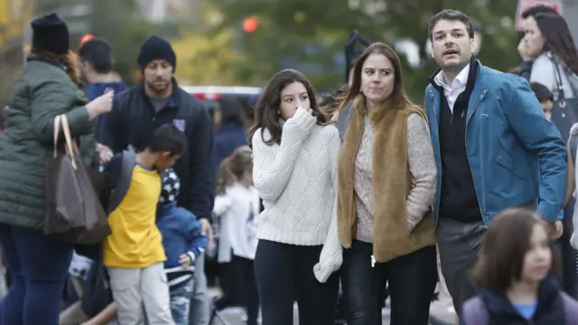 Personas en las calles de Manhattan, tras el atropello múltiple del martes 31 de octubre