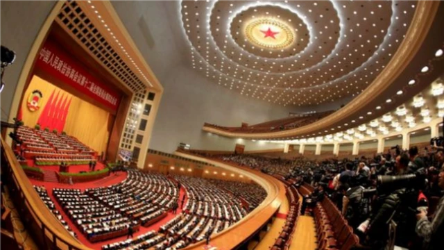 การประชุมประจำปีของสภาประชาชนแห่งชาติจีน มีขึ้นที่อาคารมหาศาลาประชาชนในกรุงปักกิ่ง