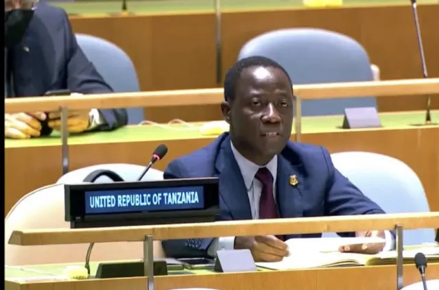 Balozi Profesa Kennedy Gastorn, Mwakilishi wa Kudumu wa Tanzania Kwenye Umoja wa Mataifa akihutubia wakati wa kikao rasmi cha Baraza Kuu la Umoja wa Mataifa cha kumuenzi na kumkumbuka hayati Rais John Magufuli