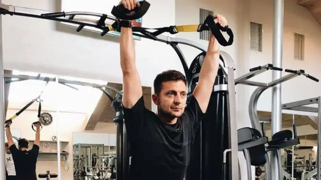 युक्रेनचे अध्यक्ष वोलोदिमीर झेलेन्स्की यांचे हे दुर्मिळ 10 फोटो पाहिलेत का?