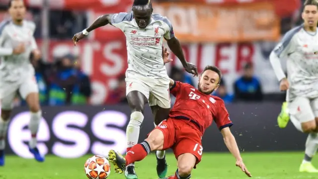 Rafinha nke Bayern Muenchen ji Sadio Mane nke Liverpool n'ọrụ