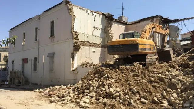 Bayılda sökülən evlər