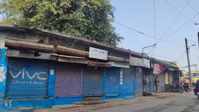 દક્ષેશ શાહની તસવીર