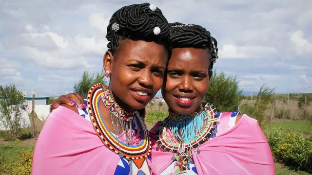 Bi Silamoi (kushoto) na mke mwenza wake Bi Tikoyian