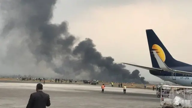 ढाकाबाट आएको विमान दुर्घटनाग्रस्त