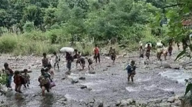 ချောင်းခွရွာသားတွေ ထွက်ပြေးတိမ်းရှောင်ကြရလေပြီ