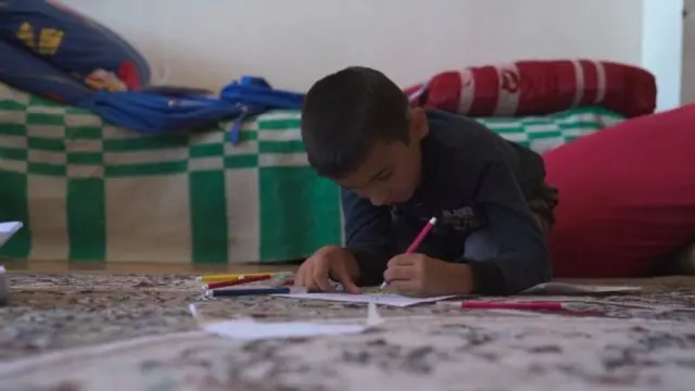 Иштеп жаткан Баш мыйзам бала катышкан иш-аракеттерде тараптардын баары биринчи баланын кызыкчылыгын коюш керек дейт