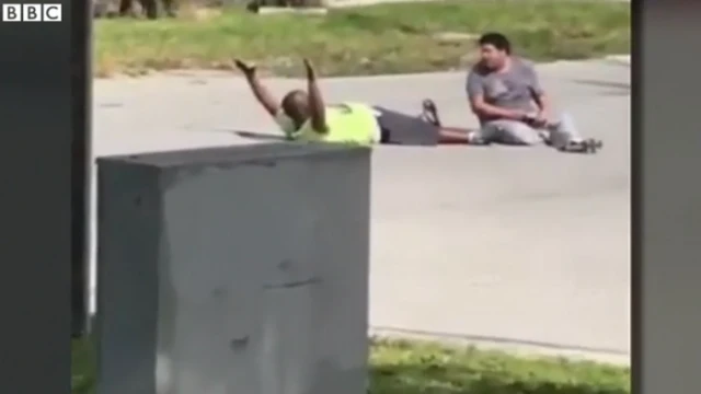 La policía dijo que recibió un llamado alertando sobre un hombre armado que quería suicidarse.