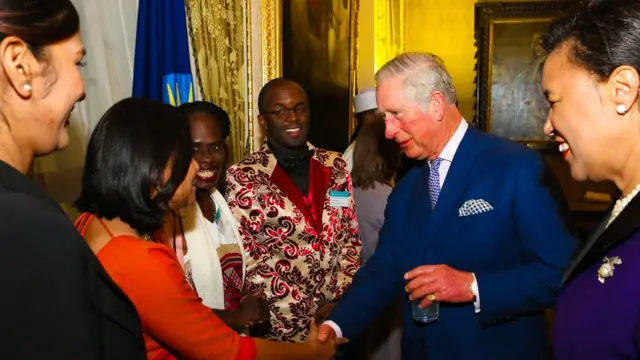 ක්‍රිස්ටල් වේල්සයේ කුමරු සමග