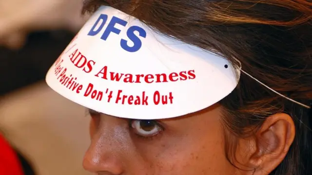 إحدى عضوات مؤسسة "تحالف الأعمال العالمية لمكافحة فيروس إتش آي في"