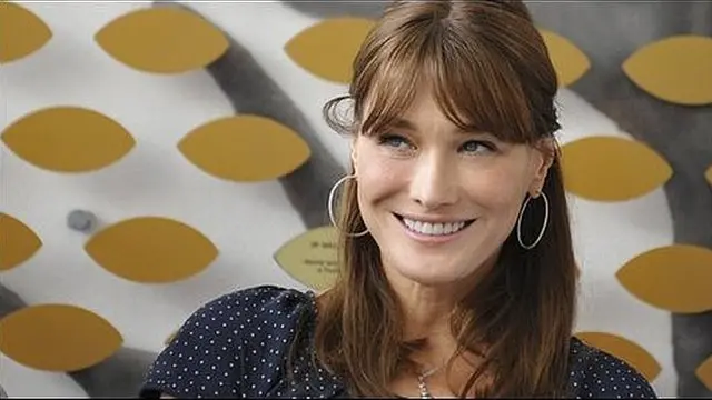 曾是法国第一夫人的卡拉·布魯尼是意大利血统