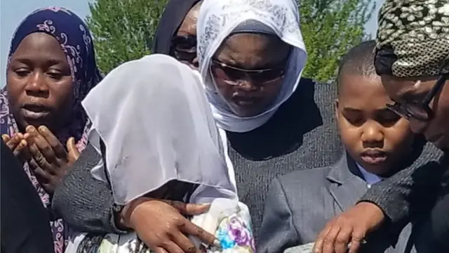 Awọn ọmọ meji ati ọrẹ Aisha Abimbọla