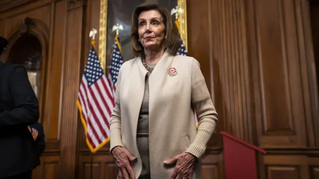 민주당 출신의 낸시 펠로시 하원의장