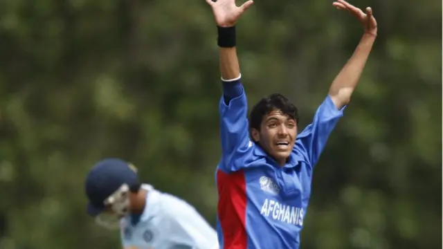 يامين احمدزی