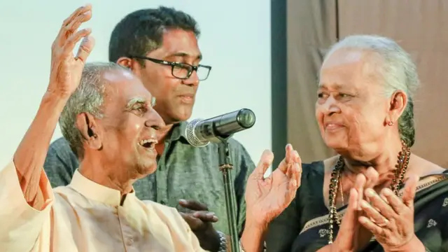 අමරදේව අහිමි වුනේ ශ්‍රී ලංකාවේ අපට පමණක් නොව ඔහු අහිමි වුනේ භාෂා ප්‍රභේදයෙන් තොරව මියැසි රස සොයන සමස්ත ලෝකයටයි.