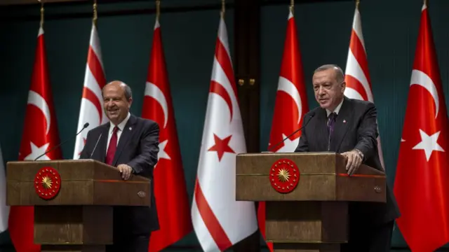 Kuzey Kıbrıs Başbakanı Ersin Tatar ile Cumhurbaşkanı Recep Tayyip Erdoğan.