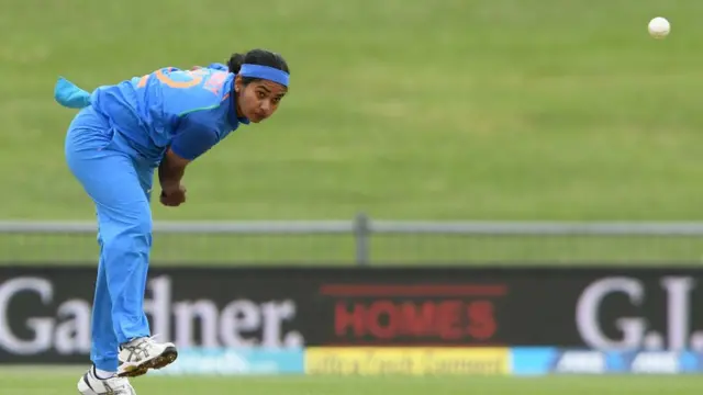 શીખા પાંડે