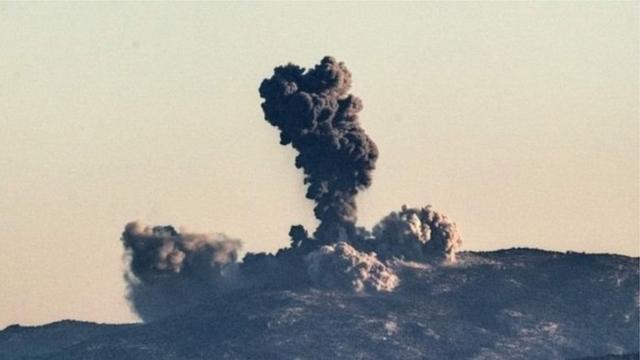 Турецкие самолеты обстреляли позиции курдов на сирийской границе в субботу