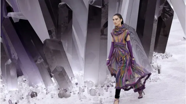 Paris Fashion Week, прет-а-порте весна-літо 2012.