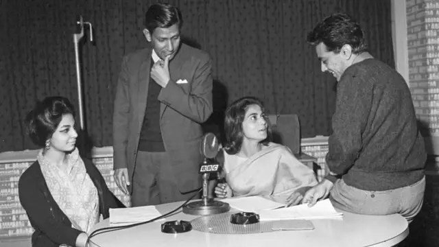 ریڈیو ڈرامے کی ریکارڈنگ