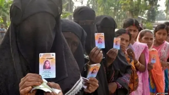 মুসলমানদের তুলনায় অনেক কম হলেও বাঙালী হিন্দুদের একটা অংশের মধ্যেও রয়েছে আতঙ্ক
