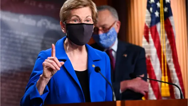 Elizabeth Warren y Chuck Schumer