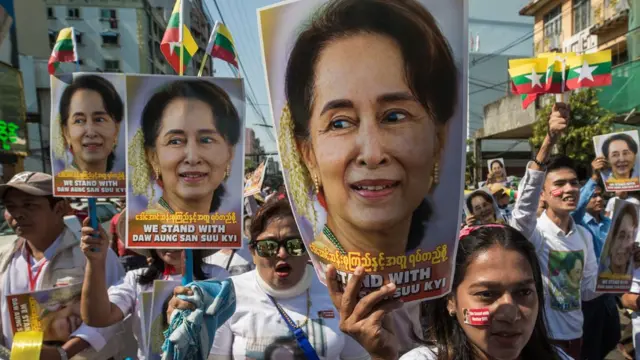 အမှုကို ကိုယ်တိုင် ရင်ဆိုင်ခြင်းဟာ ဒေါ်အောင်ဆန်းစုကြည်ရဲ့ အမြော်အမြင်ရှိတဲ့ နိုင်ငံရေးတွက်ချက်မှုလို့ သုံးသပ်တာတွေ ရှိလာ