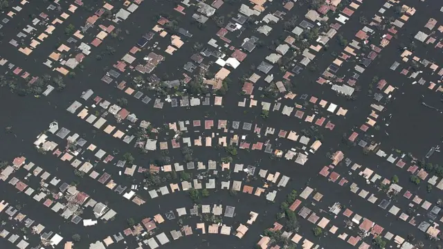 Inundaciones en Nueva Orleans con el impacto de Katrina.