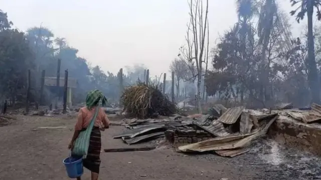 မီးရှို့ခံရတဲ့ စစ်ကိုင်းတိုင်း ကလေးမြို့နယ် နတ်ချောင်းရွာ