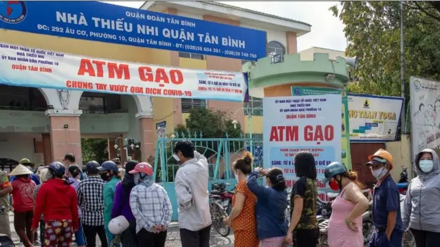 Nhiều người dân lâm vào cảnh khốn khó, cần sự giúp đỡ của cộng đồng.