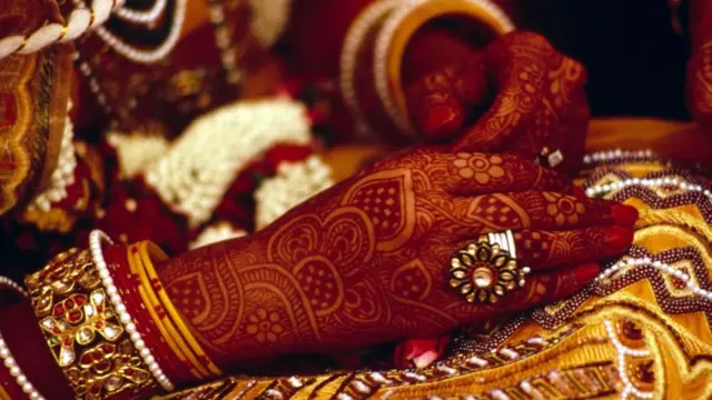 தவறான உறவு : பெண்கள் குற்றவாளியா? அல்லது பாதிக்கப்பட்ட நபரா?