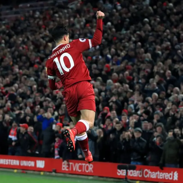 Coutinho celebra un gol